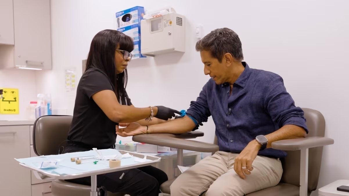 Exame de sangue para detectar câncer levanta debates sobre eficácia e riscos